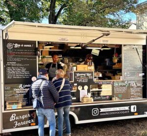 au Camion à croquer food truck burger rennes cesson chantepie saint-médard sur ille